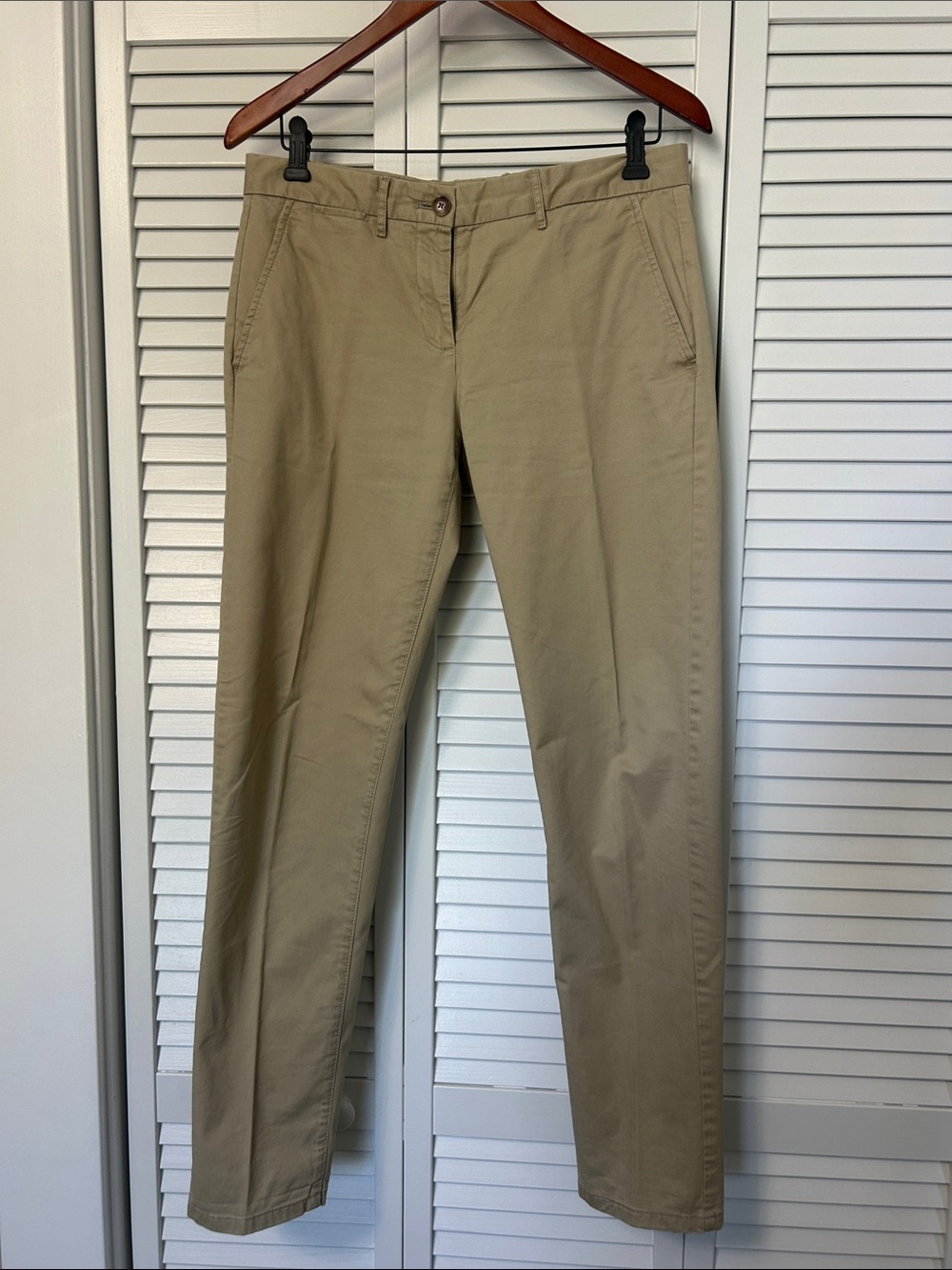GAP Straight Leg Pants in Khaki